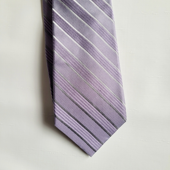 Calvin Klein Silk Lavender Striped Tie - Picture 3 of 6